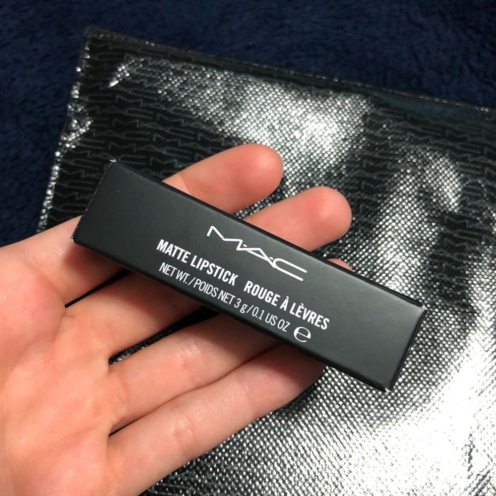 MAC Lipstick in ABLAZE - Picture 3 of 4